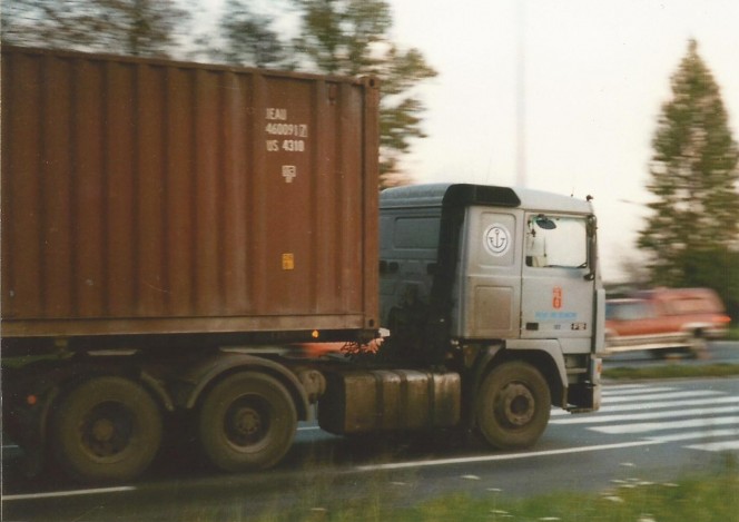 Ciężarówki z większych firm na polskich drogach lat 90