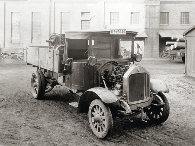 Der erste LKW mit Direkteinspritzung, 1924 First injection engine truck, 1924.