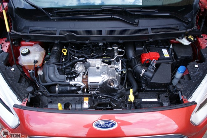 ford_tourneo_courier_ecoboost_test_40ton_22
