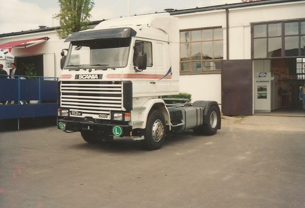 Ciężarówki z magicznych lat 90tych na polskich drogach