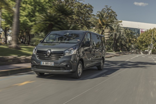 Renault-Trafic-SpaceClass-2017_1