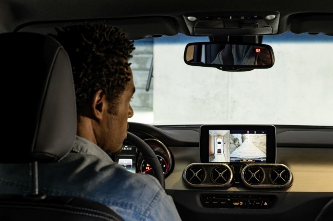 Mercedes-Benz Accessories and Connectivity