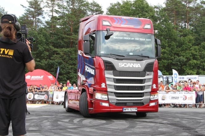 scania_s500_master_truck_of_the_year_2017_2