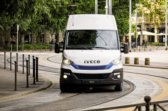 iveco_daily_blue_power_1