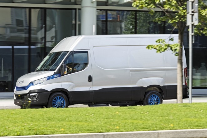 iveco_daily_blue_power_2