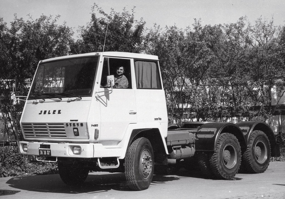 Jelcze z silnikami V8 miały być polskim sprzętem dla ciężkiego transportu -  historia współpracy ze Steyrem - 40ton